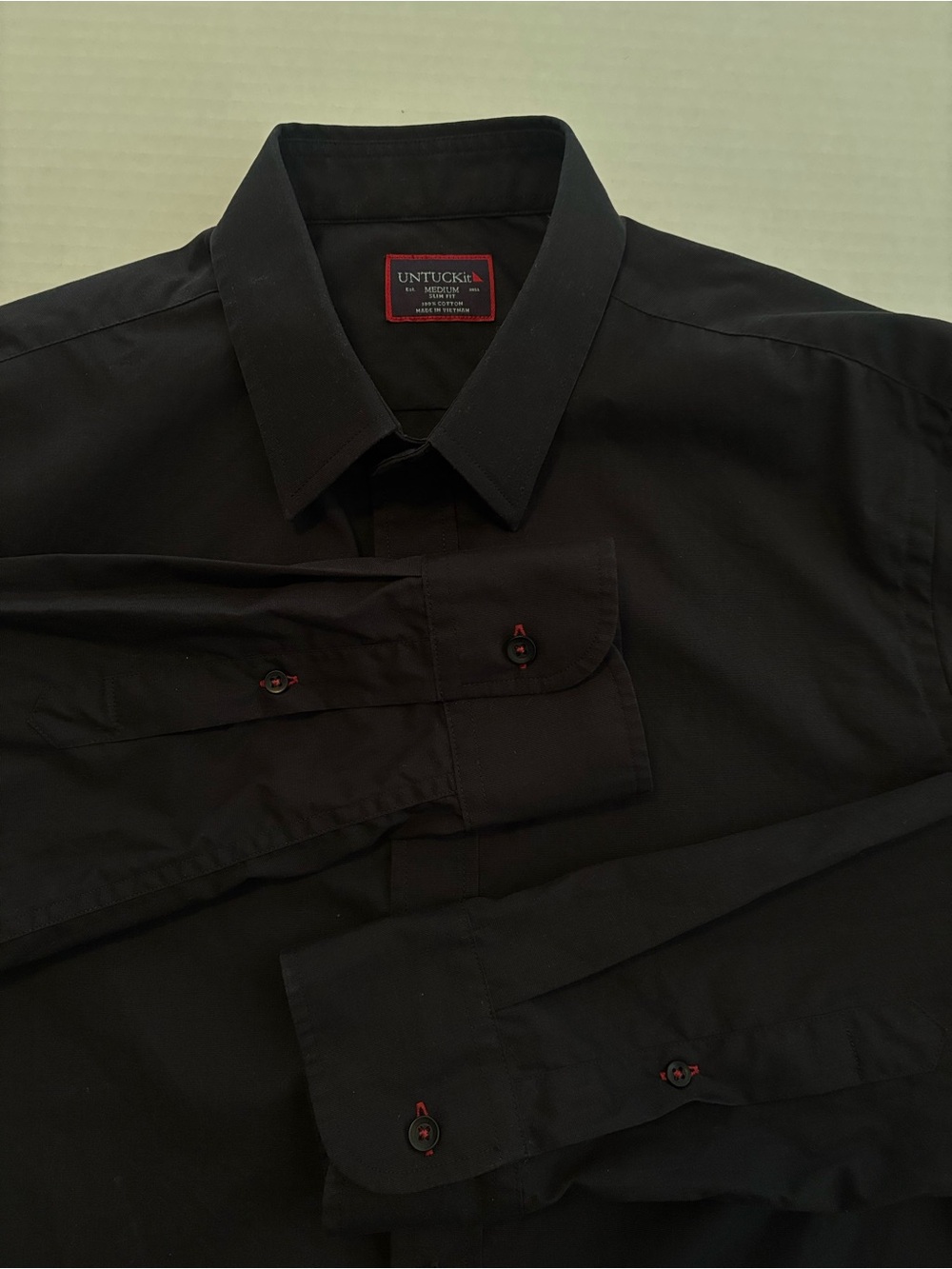 UNTUCKit Men's Black Long-Sleeve Button-Up Dress Shirt M